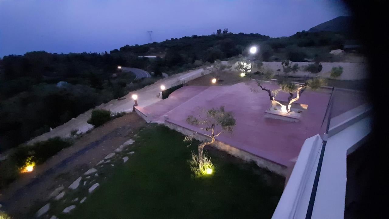 Georgioupoli Studio 2 With A Pool And Lake Views Bagian luar foto